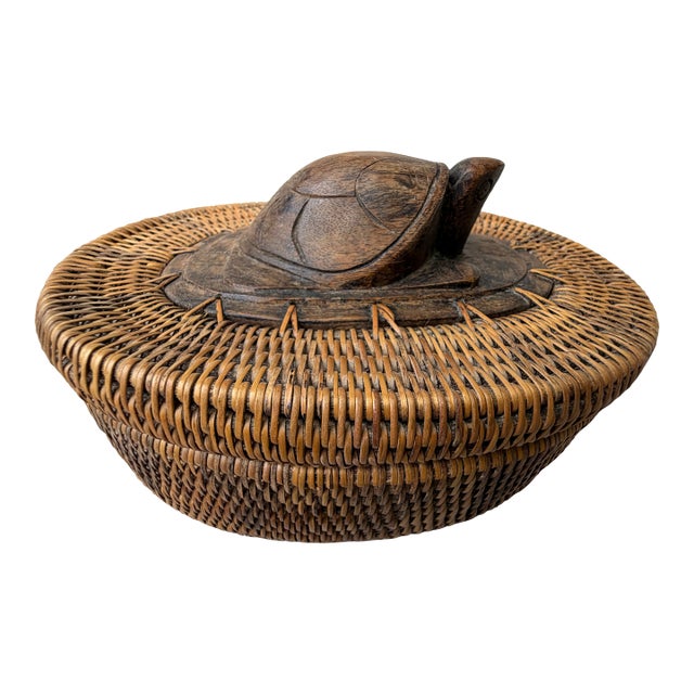 Vintage Indonesian Lombok Woven Rattan Lidded Basket With Wood Carved Turtle For Sale