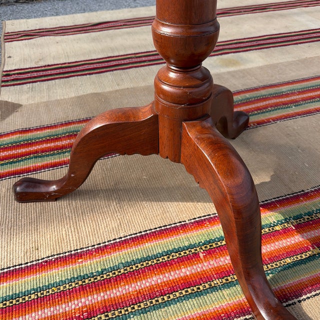 Antique English Mahogany Queen Anne Tilt Top Tea Table, Circa 1800–1820s For Sale - Image 10 of 12