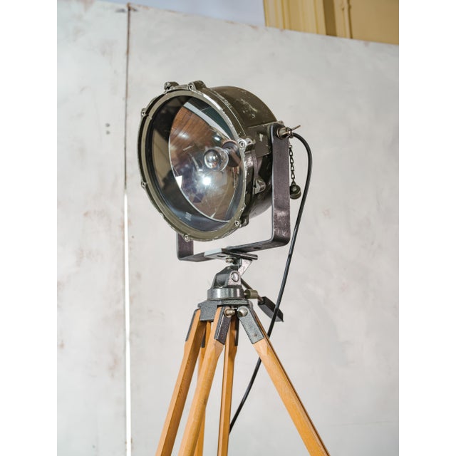 Metal Industrial Leopard 1 Military Tank Search Spotlight Floor Lamp, 1950s For Sale - Image 7 of 18