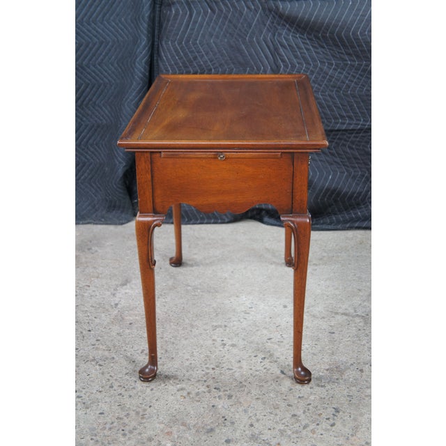 Mid Century Globe Furniture Colony Queen Anne Style Mahogany Tea Tray Table For Sale - Image 13 of 13