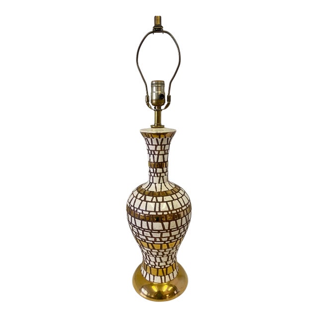1960s Hollywood Regency Pottery Cream and Gold Glazed Tile Lamp For Sale