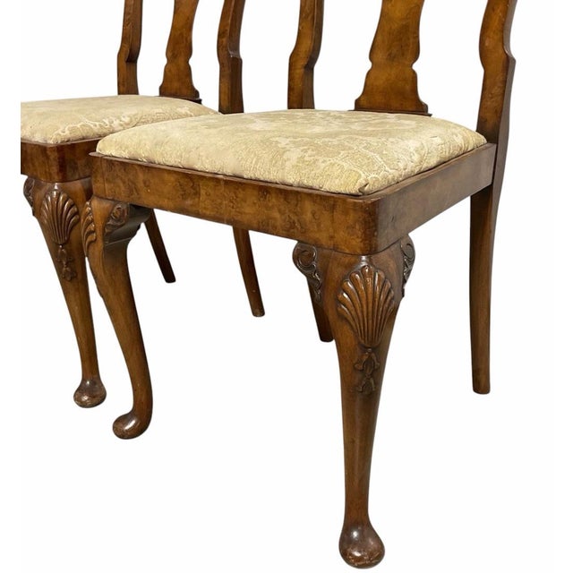 Early 20th Century Early 20th Century Pair of Queen Anne Style Burl Walnut Side Chairs With Shell Carved Cabriole Legs For Sale - Image 5 of 7