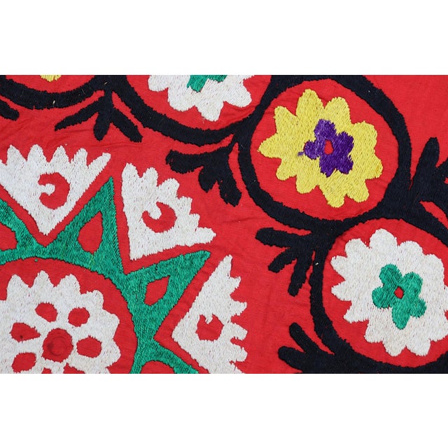 Vintage Hand-Embroidered Suzani Wall Hanging, 1920s For Sale - Image 14 of 18