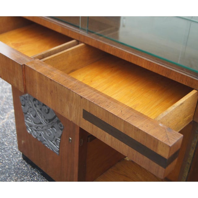 Vintage Argentinian Art Deco Walnut Vitrine China Cabinet For Sale - Image 4 of 10