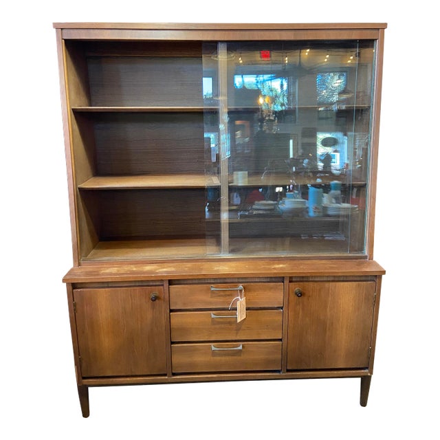 Mid 20th Century Stanley Mid-Century China Cabinet For Sale