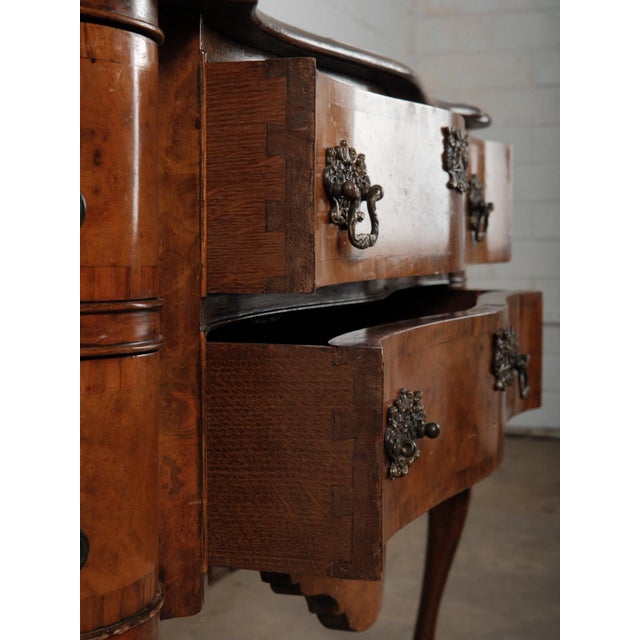 Early 20th Century Early 20th Century English Burl Walnut Chippendale-Style Lowboy Ball-and-Claw Console For Sale - Image 5 of 11