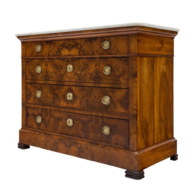 Early 19th Century French Restoration Burled Walnut Chest of Drawers With Carrara Marble, Circa 1830 For Sale - Image 5 of 9