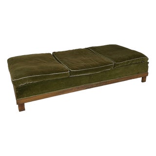 Art Deco Italian Daybed in Green Velvet, 1930s For Sale