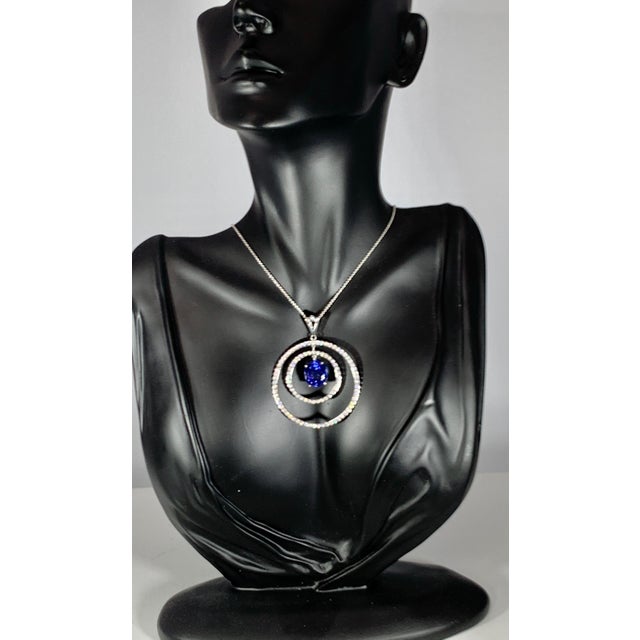 6.7 Carat Tanzanite & 2.5 Ct Diamond Two Circles Pendant/ Necklace 18 Karat Gold For Sale In New York - Image 6 of 18