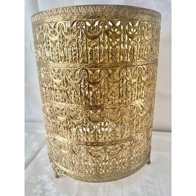 Vintage Hollywood Regency Gold Tone French Drape Filigree Wastebasket Ormolu Pierced Metal For Sale - Image 11 of 15