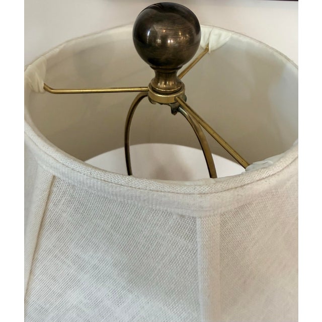 1970s Chinoiserie Style Hand-Painted Porcelain Table Lamp With Animal Motif For Sale - Image 4 of 7
