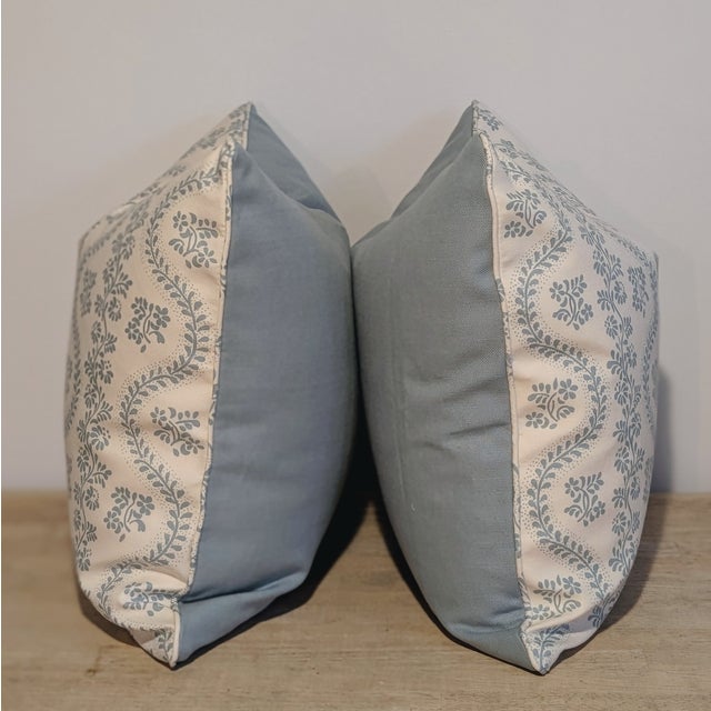 Sister Parish Dolly Pillows in Seafoam - classic swirling floral in a linen cotton blend. Self cord and coordinating light...