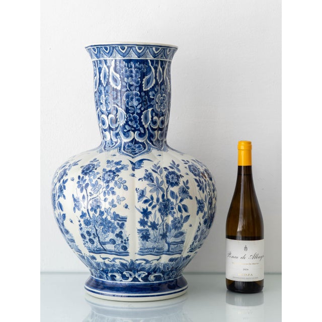 1960s Delftware Floor Vase in Blue and White Chinoiserie by Plateelbakkerij Ram Arnhem, 1940s For Sale - Image 5 of 14