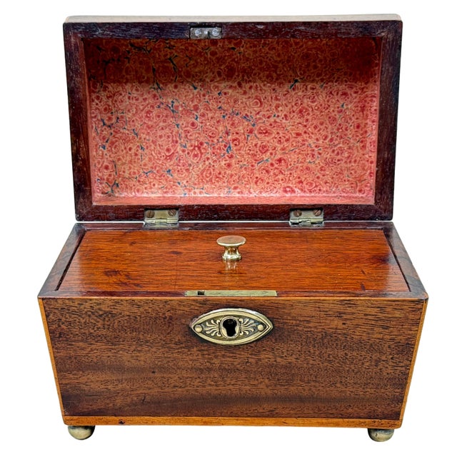 18th Century Georgian Sarcophagus-Shaped Mahogany Tea Caddy For Sale - Image 3 of 11