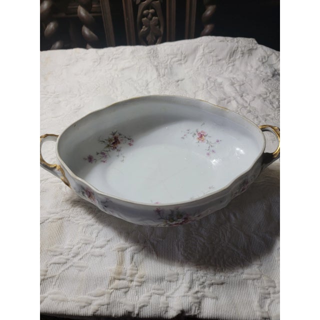 Mdi 19th Century Victorian Flow Blue Serving Bowl and Underplate For Sale In New York - Image 6 of 12