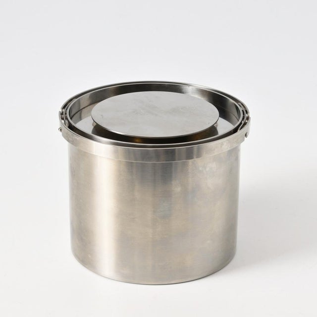 Modern Cylinda Ice Bucket with Tongs by Arne Jacobsen for Stelton, 1980s, Set of 2 For Sale - Image 3 of 11