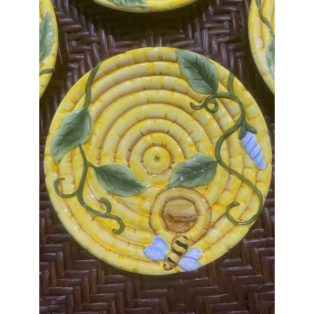 Vintage Bombay Co. Bee Ives Decorative Plates Circa 1994- Set of 4 For Sale - Image 10 of 12