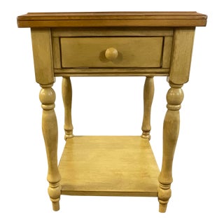 1980s Vintage Arts & Crafts Americana Farmhouse Painted Side Table.. For Sale