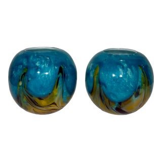 Late 20th Century Palm Beach Regency Mdina Style Hand-Blown Mottled Cased Art Glass Globe Vases - A Pair For Sale