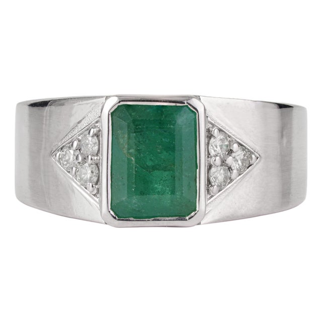 Mid Century Style Bezel Set 2.74 Ct Natural Emerald & Diamond Unisex Signet Ring Size 8 For Sale