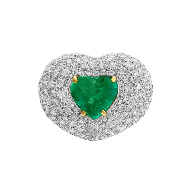 3.5 Carat Heart Shape Colombian Emerald and Diamond 18 Karat Gold Ring Estate For Sale - Image 17 of 18