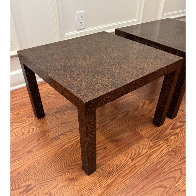 Pair of Vintage Henredon Hollywood Regency Faux Tortoise Shell Parson Solid Wood Side Tables in Mottled Brown & Amber For Sale In Houston - Image 6 of 12