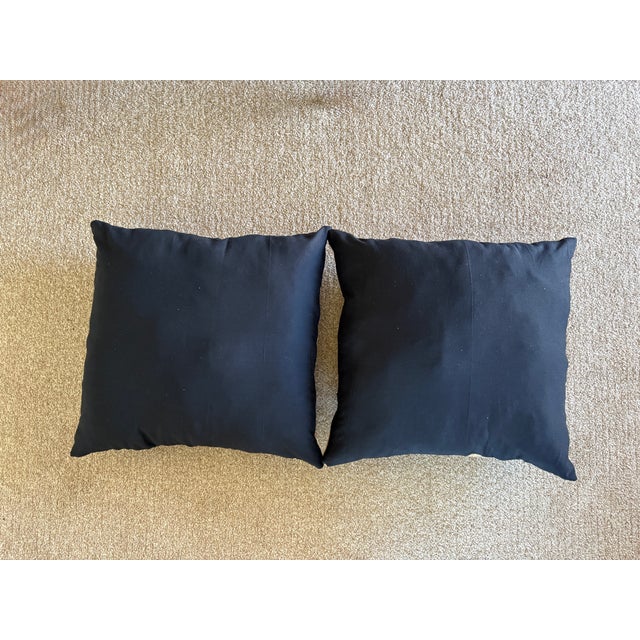 2020s Pair of Mid-Century Modern Geometric Throw Pillows For Sale - Image 5 of 5