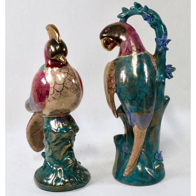 Chinoiserie Vintage China Trader Macau Hand-Painted Porcelain Birds - A Pair For Sale - Image 3 of 10