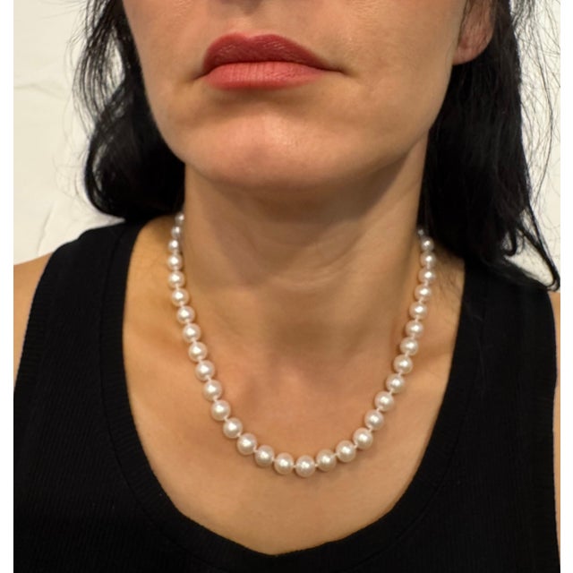 Metal Vintage Cultured Akoya Pearl Necklace Length 17" , 18 Karat White Gold Clasp For Sale - Image 7 of 18