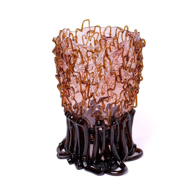 This piece will be manufactured after receiving the order, keeping the model’s references, its colours and dimensions. All...