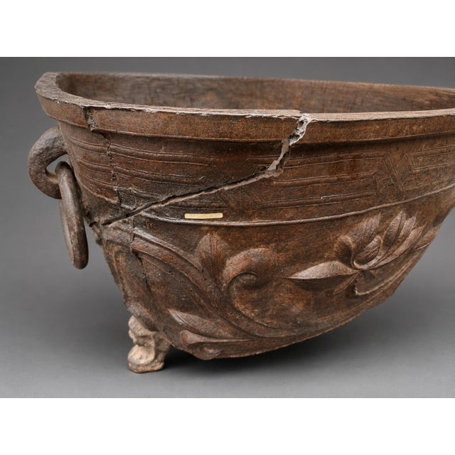 19th Century Chinese Cast Iron Bath Tub or Substantial Jardinière #2 For Sale - Image 14 of 18