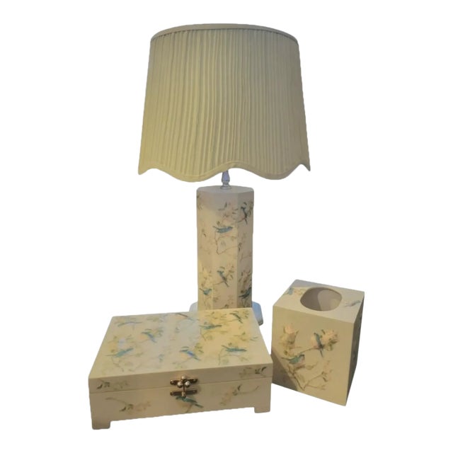 Vintage Chinoiserie Pale Cream Baby Blue Scalloped Shade Table Lamp Matching Tissue Holder Jewelry Box Set of 3 For Sale