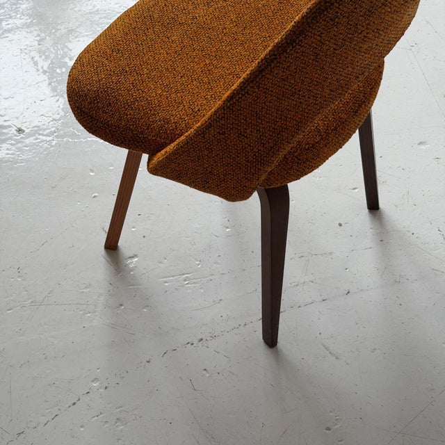 Wood 1960s Armless Executive Chairs With Wood Base by Eero Saarinen for Knoll Associates For Sale - Image 7 of 8