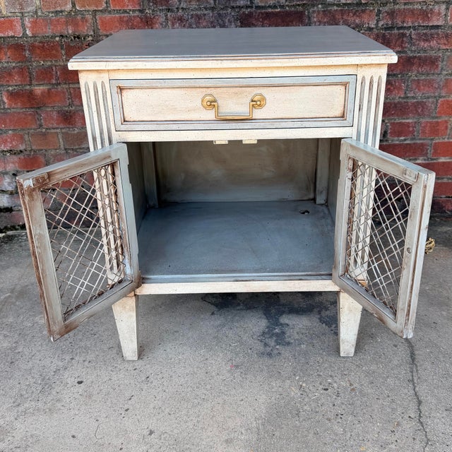 1960s Henredon Swedish Gustavian Brass-Lattice Floating Commode - Newly Painted For Sale - Image 12 of 17