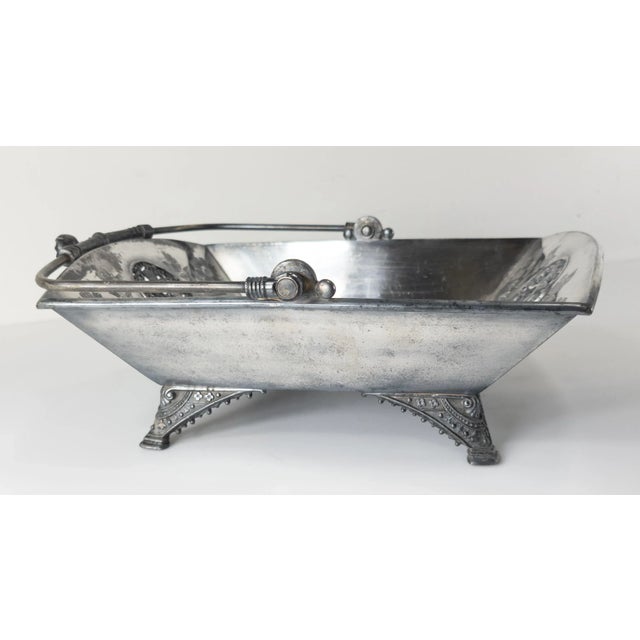 19th Century American Victorian Silverplate Basket With Cat For Sale In New York - Image 6 of 12