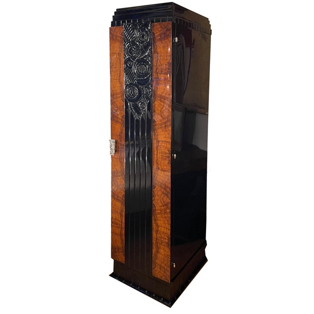 French Art Deco Cabinet in Walnut with Black Lacquer, 1920s For Sale - Image 6 of 15