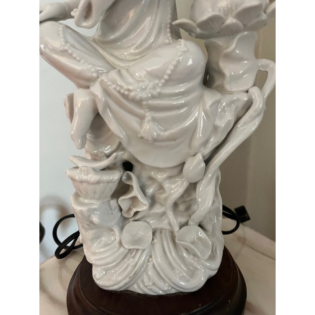 White Blanc De Chine Figural MCM Asian Lamp For Sale - Image 8 of 11