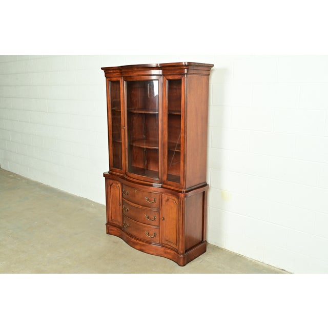 English Baker Furniture Style Georgian Carved Mahogany Breakfront Bookcase Cabinet, Circa 1950s For Sale - Image 3 of 12