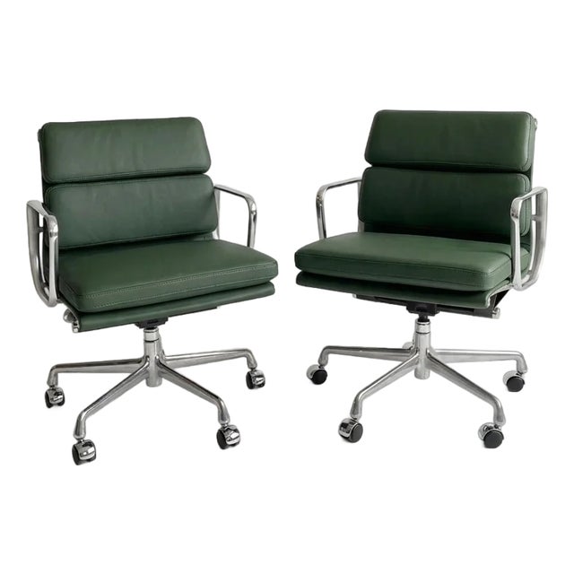Herman Miller Eames Aluminum Group Soft Pad Management Chairs – Pair in Green Leather For Sale
