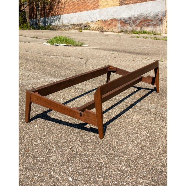 Mid-Century Modern 1950s Attributed to Jens Risom Danish MCM Couch/Settee For Sale - Image 3 of 7