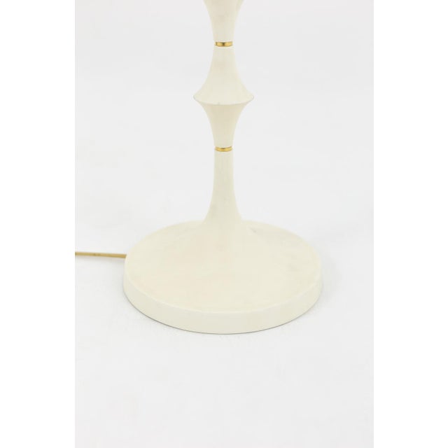 1970s Table Lamp in White Resin and Gilt Brass, 1970s For Sale - Image 5 of 6
