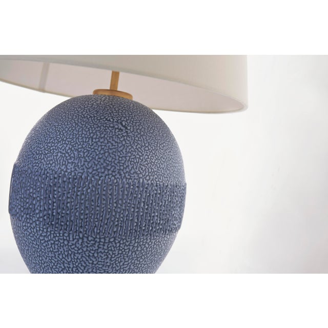 Visual Comfort AERIN for Visual Comfort Signature Toulon Table Lamp in Beaded Blue with Linen Shade For Sale - Image 4 of 5