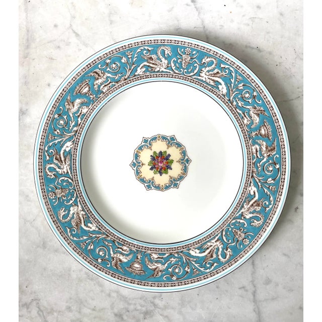 1940s Wedgwood Florentine Dinner Plate, 10.75", Turquoise, Vintage For Sale - Image 5 of 5
