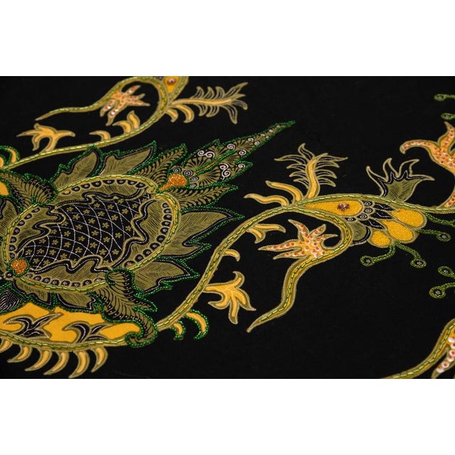 Indonesian Textile Cloth with Floral Motifs, Mid-20th Century For Sale - Image 3 of 7