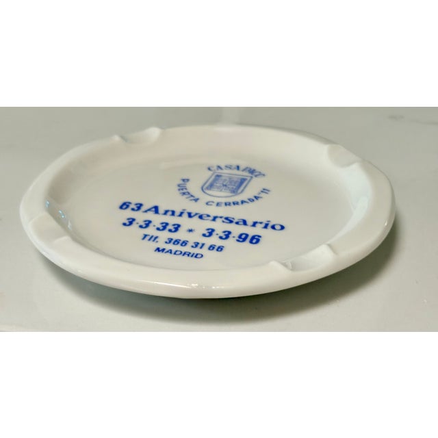 Ceramic 63rd Anniversary Blue and White Casa Oaci Puerta Cerrada, Madrid Ashtray Catchall For Sale - Image 7 of 7