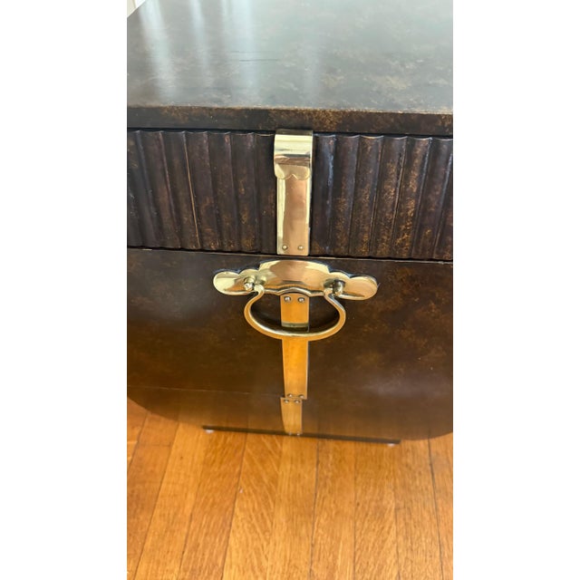 1960s Pair of John Widdicomb Barrel-Front Nightstands With Brass Strap Hardware For Sale - Image 12 of 15