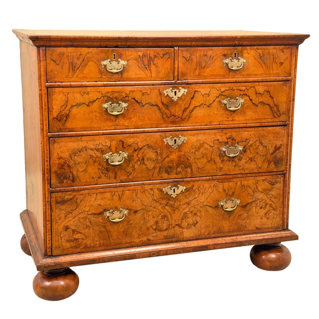 Queen Anne Walnut Chest of Drawers, 1710 For Sale - Image 11 of 16