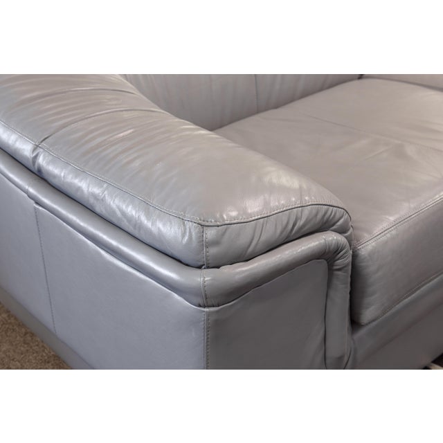 Late 20th Century Vintage Postmodern 4pc Curving Gray Leather Sofa Sectional For Sale - Image 5 of 7