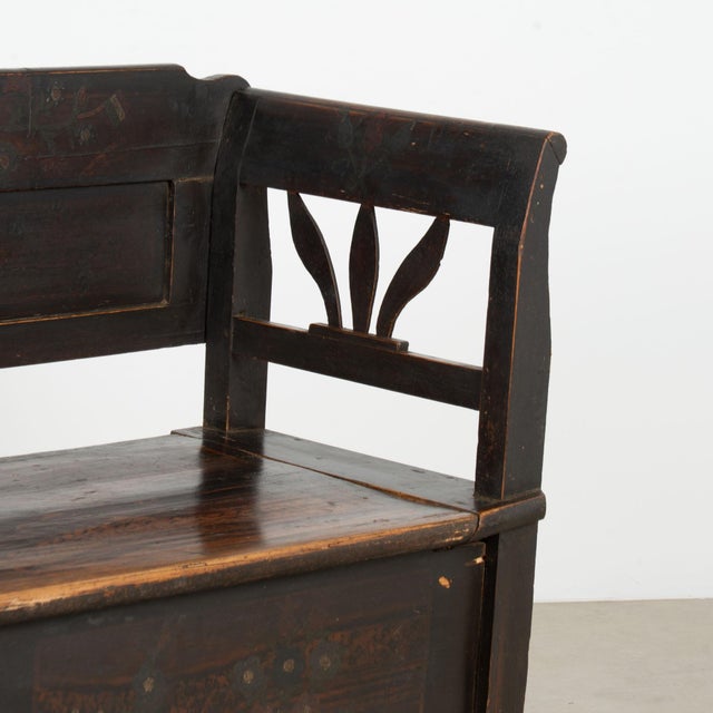 Original Hand-Painted Hungarian Pine Folk Art Storage Bench Circa 1890-1920 For Sale - Image 10 of 13