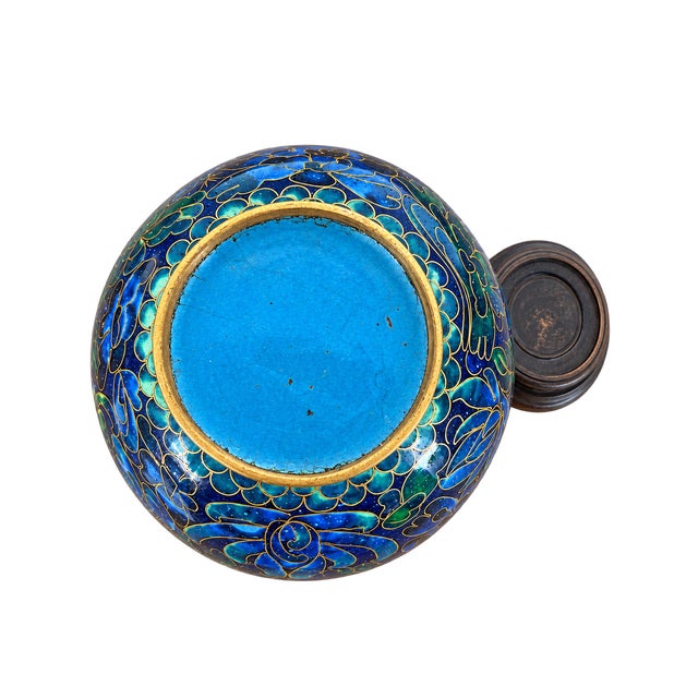 Traditional Mid-Century Chinese Cloisonné Floral Vase in Navy, Turquoise & Gold With Wood Stand For Sale - Image 3 of 4